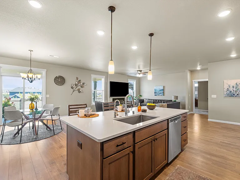 514 Constance Ave — Photo 8