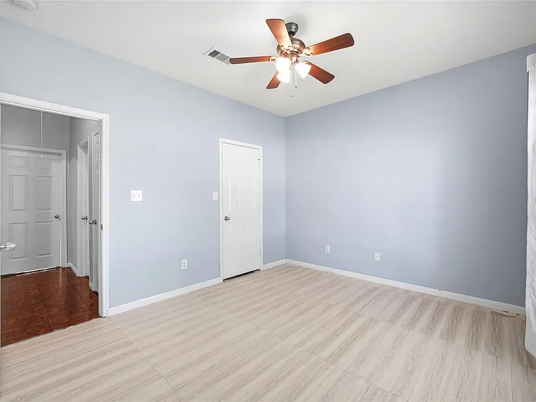 1707 N Highlands Xing — Photo 32