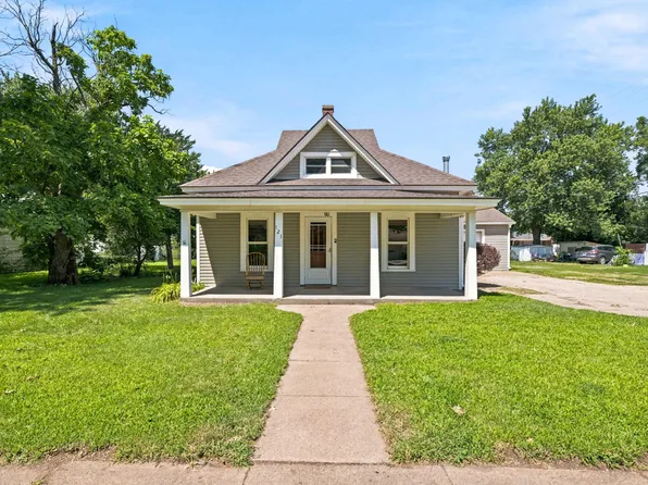 121 S Plum St, Pretty Prairie, KS 67570