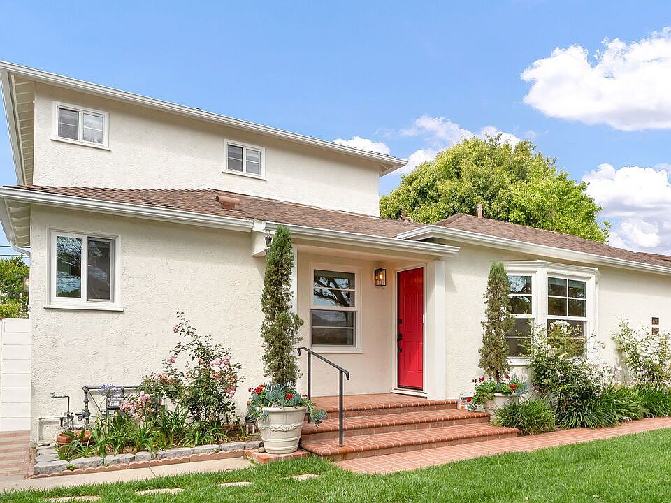 1st image of 2723 Barry Ave