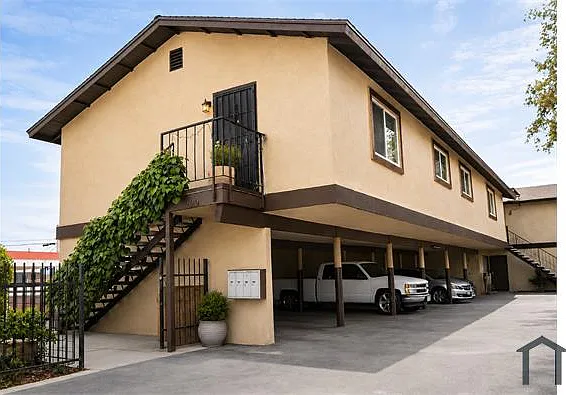 2 bed, 825 sqft, $1,495 — Photo 1