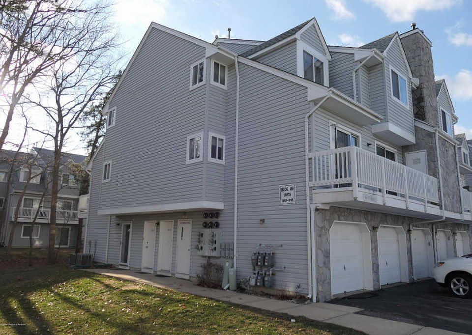 1st image of 910 Scarlet Oak Ave