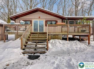 1543 Lake Ln, Pocono Lake, PA 18347