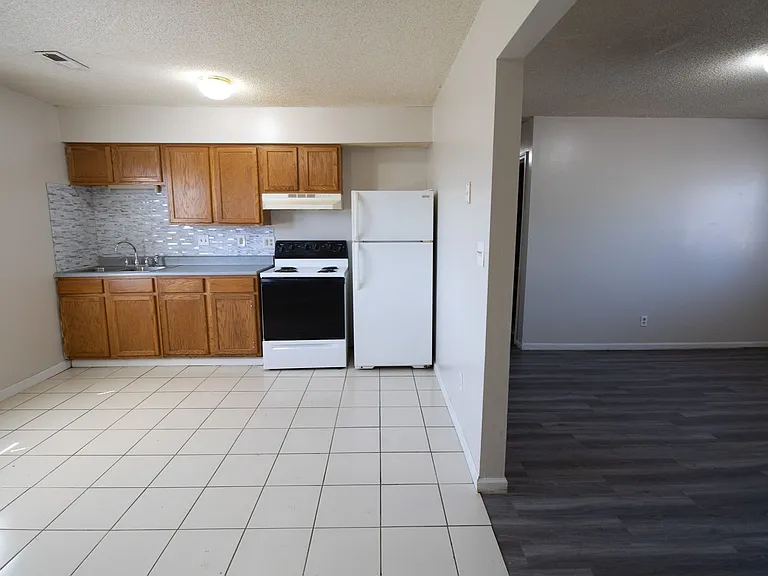 3604 Greeley Dr #A-B — Photo 2