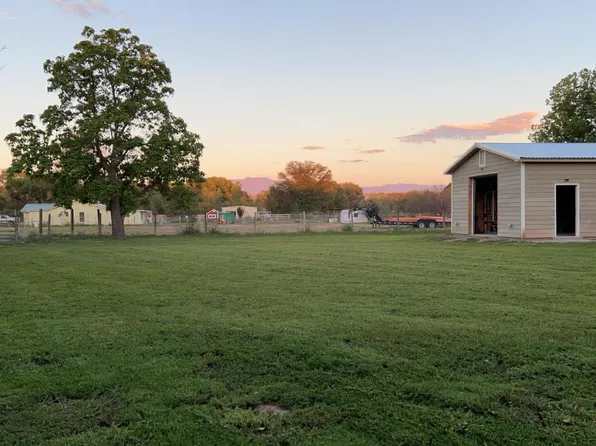8 Sierra Vista Ct, Peralta, NM 87042