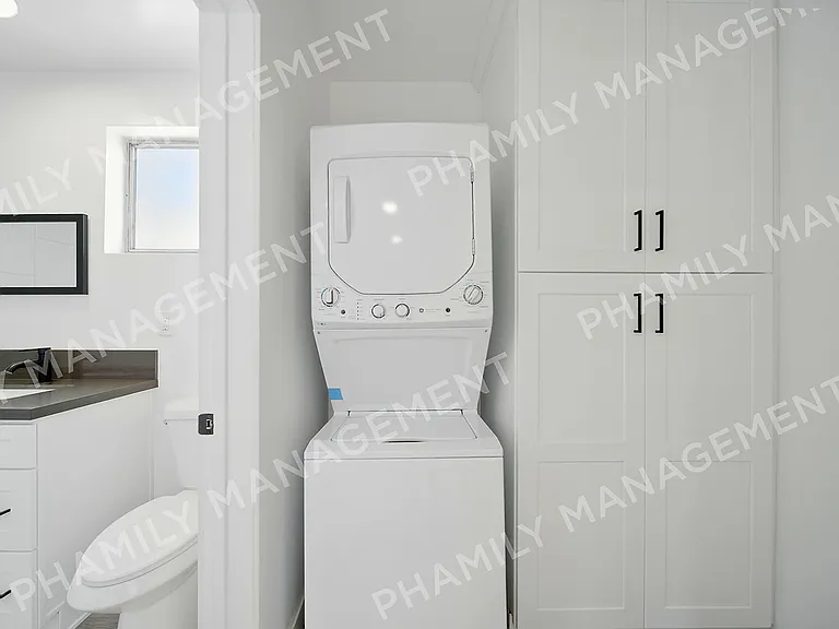 475 S Los Robles Ave #13 — Photo 8