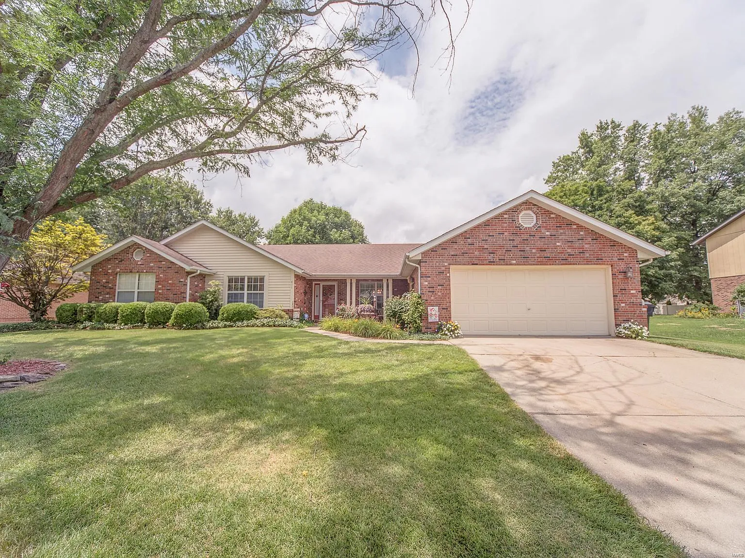 411 Tupelo Dr photo 1