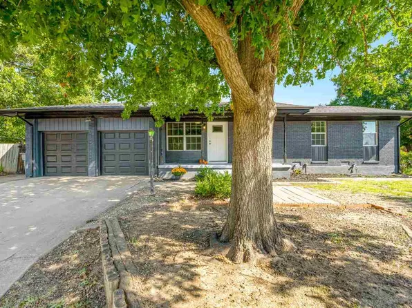 4601 NW Ridgecrest Dr, Lawton, OK 73505