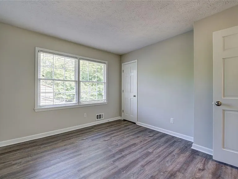 4566 Mountain Creek Dr NE — Photo 14