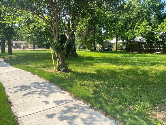 4th image of 300 Turney St