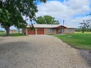 801 Carlos G Parker Blvd NW, Taylor, TX 76574