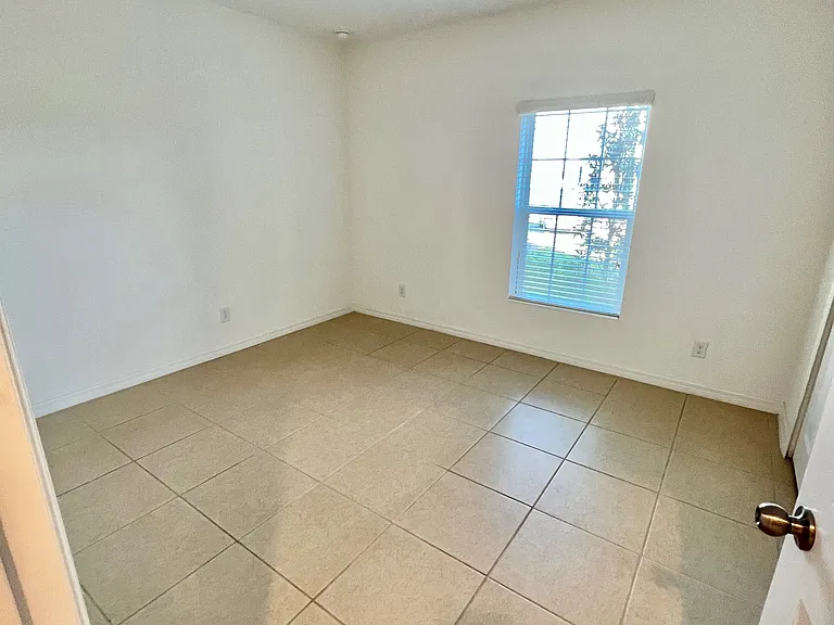 124 Primrose Dr — Photo 9