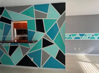 2060 Hollywood Blvd #3, Hollywood, FL 33020