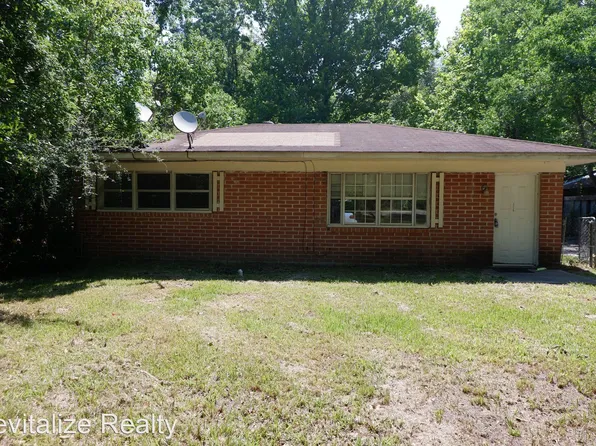 3229 Club House Rd, Mobile, AL 36605