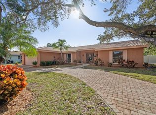 813 Allamanda Dr, Largo, FL 33770