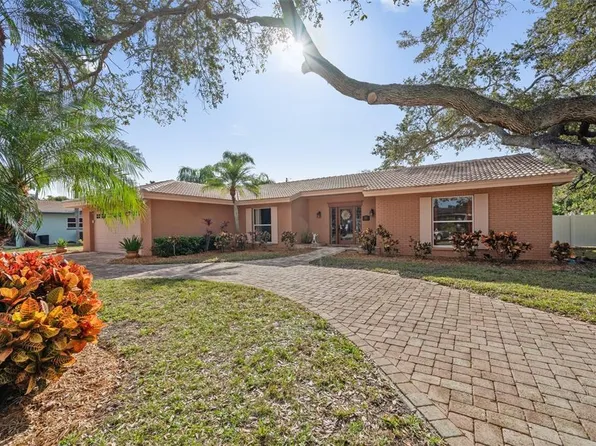 813 Allamanda Dr, Largo, FL 33770
