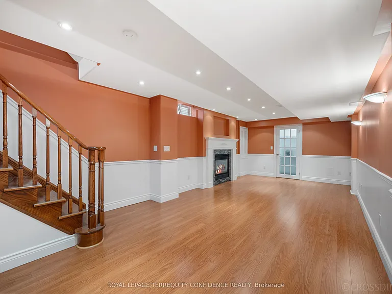 131 Laurelhurst Cres — Photo 23