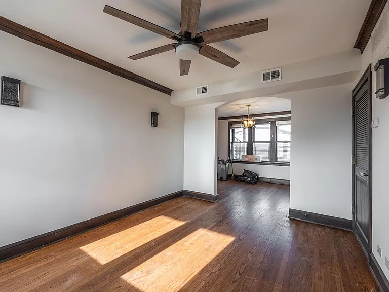 2626 W Devon Ave #3 — Photo 9