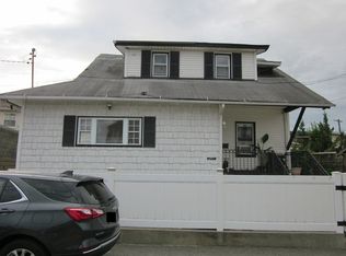 20 1st St, Jamaica, NY 11422