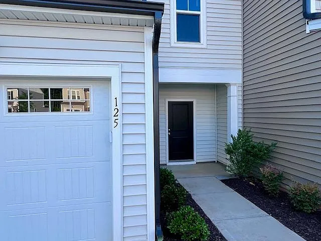 125 Woodford Reserve Ct — Photo 3