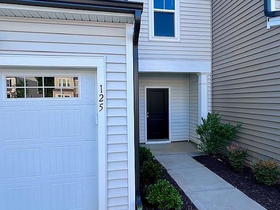 3rd image of 125 Woodford Reserve Ct