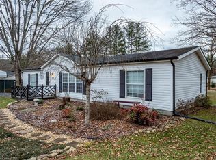 145 Morgan Rd, Hendersonville, NC 28739