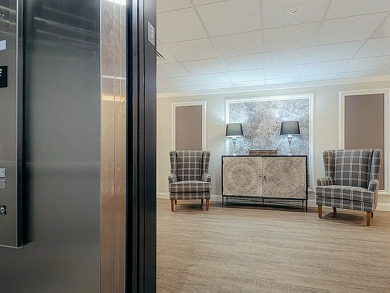 210 - Elevator