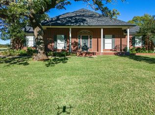 3571 Upper Montague Rd, Bowie, TX 76230