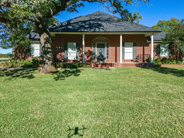 3571 Upper Montague Rd, Bowie, TX 76230