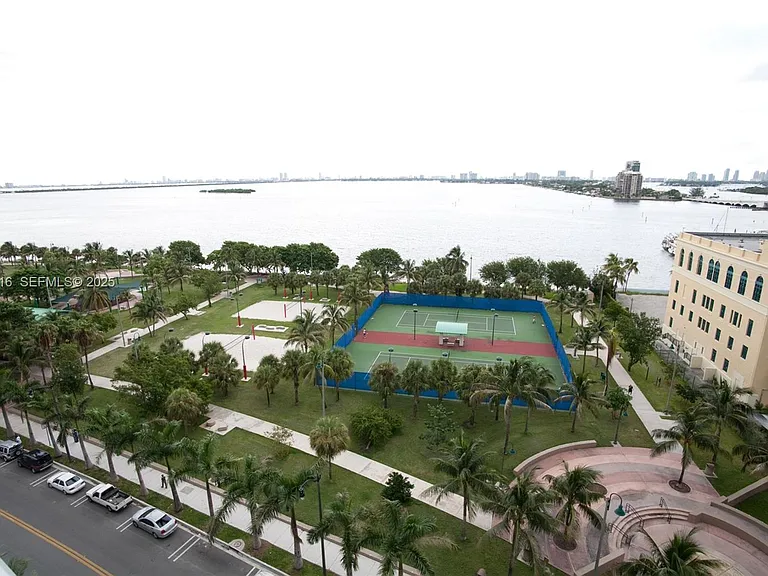 1750-1750 N Bayshore Dr #53 — Photo 9
