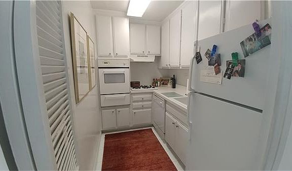 4th image of 245 E 63rd St APT 1023