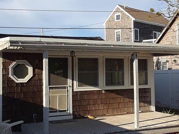 2nd image of 133 A Taylor Ave