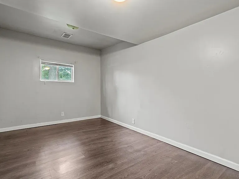 2568 W 19th Pl — Photo 7