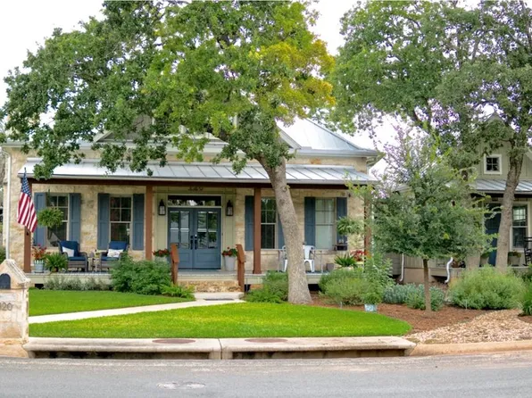 120 Ellebracht Dr, Fredericksburg, TX 78624