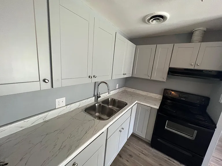 525 E Caney St #B — Photo 15