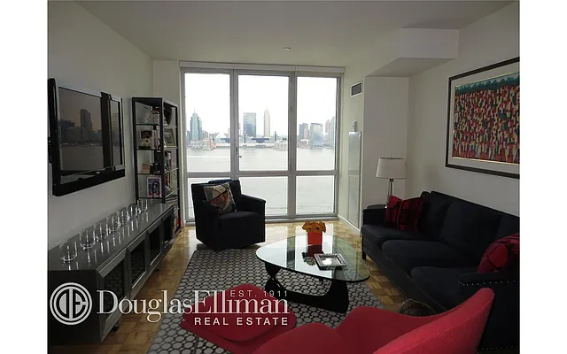 Rented by Douglas Elliman | media 27