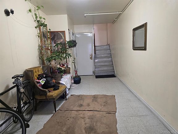 3rd image of 5824 Van Cleef Street