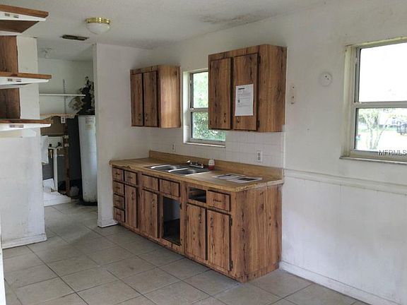 4th image of 349 Pearlwood St