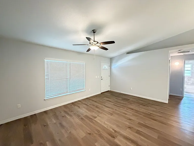 8266 SE 161st Pl — Photo 4
