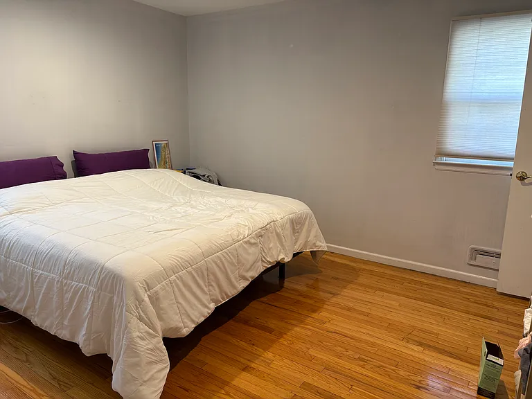 52 Oakwood Ave — Photo 16