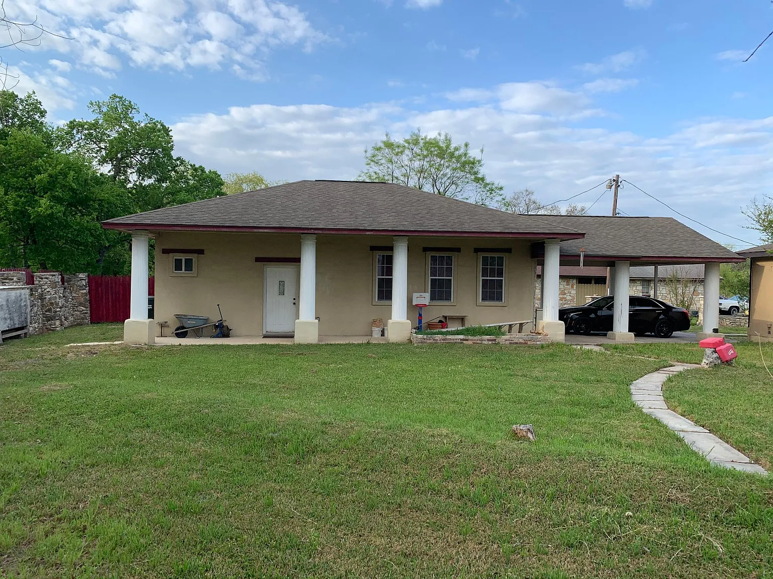 181 Bradford Ln — Photo 2