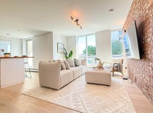189 Keefer St #812, Vancouver, BC V6A 0C8