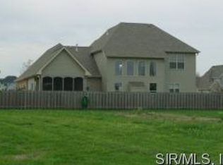 8401 Timber Ridge Dr, Edwardsville, IL 62025