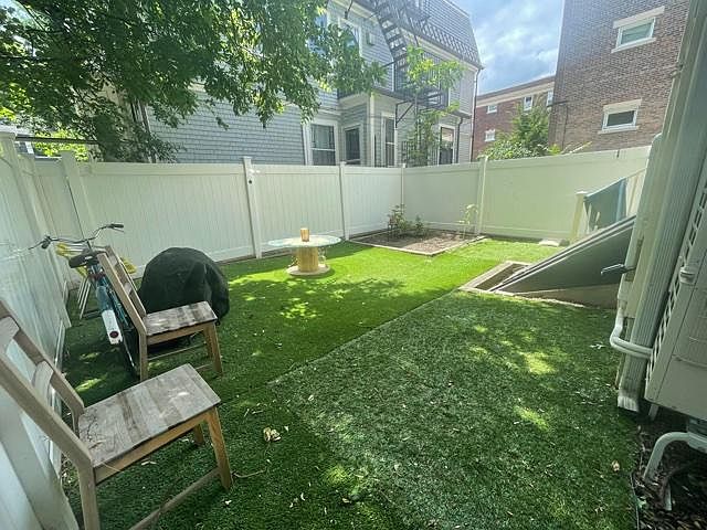 1st image of 10 Ashton Pl