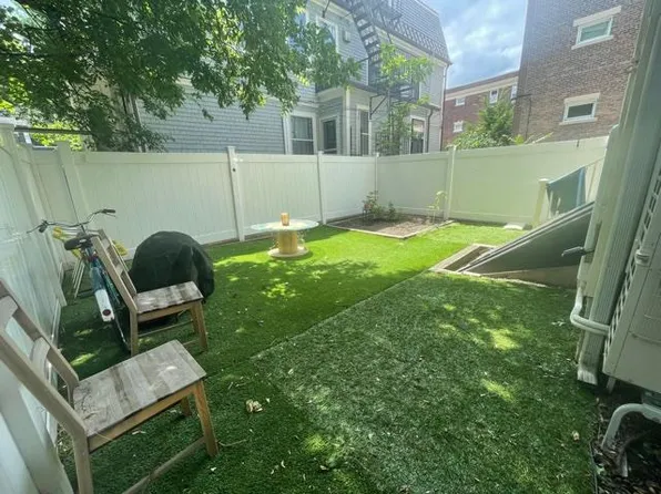 10 Ashton Pl, Cambridge, MA 02138