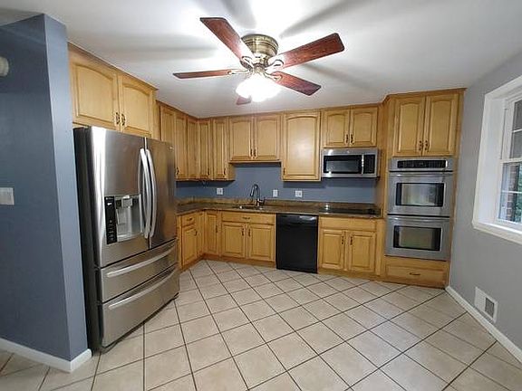 3rd image of 14314 Medwick Ct