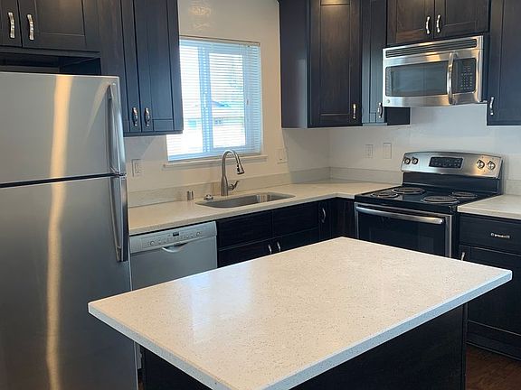 2nd image of 1698 Ontario Dr Unit 17