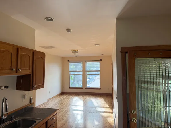 606 S 3rd St #608, Milwaukee, WI 53204