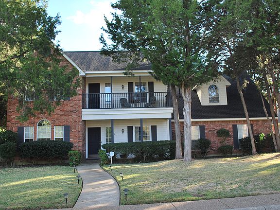 2nd image of 231 Sandy Creek Pl