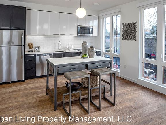 5th image of 7428 N Charleston Ave #312